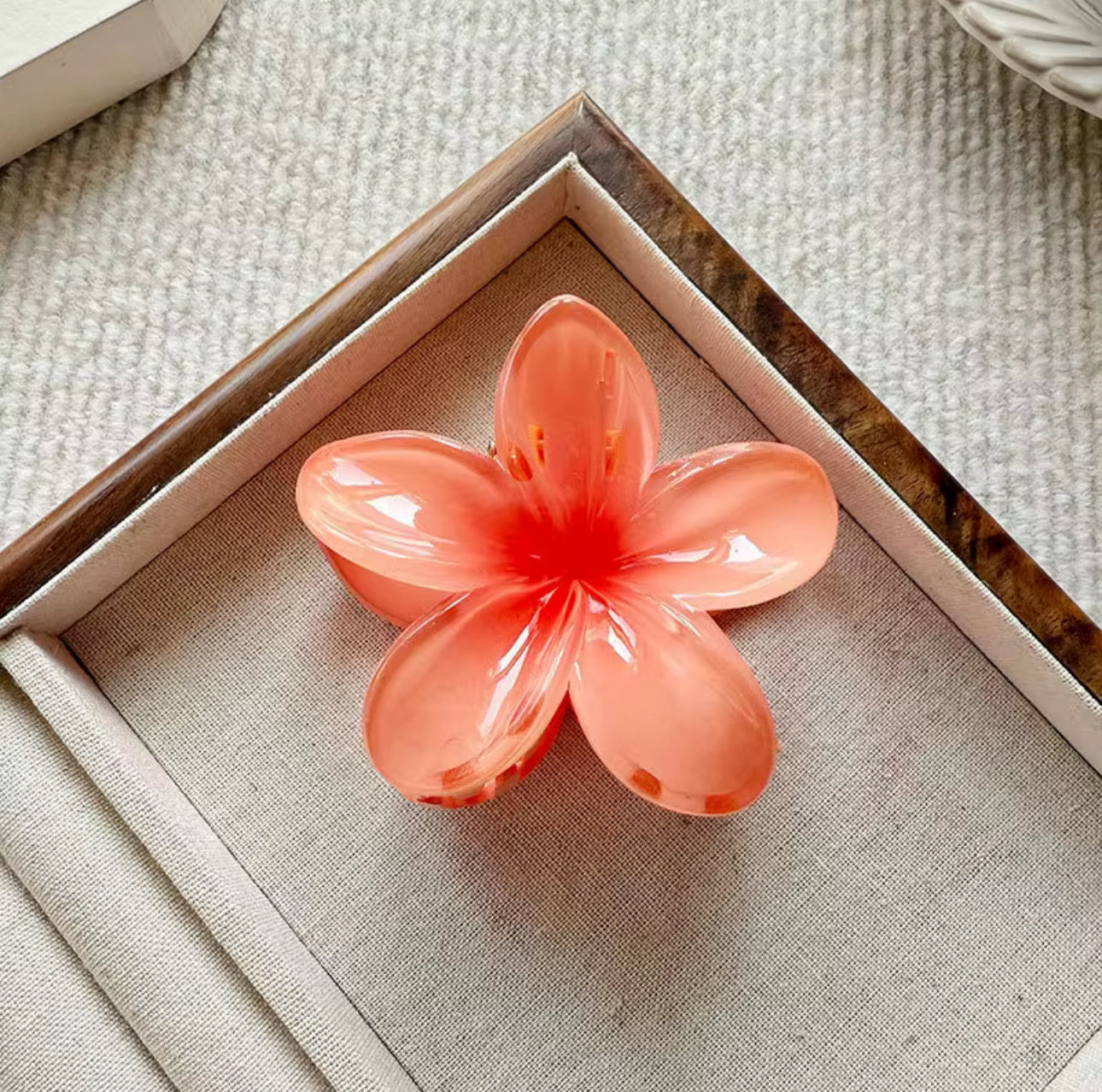 Hawaiian Claw Clip
